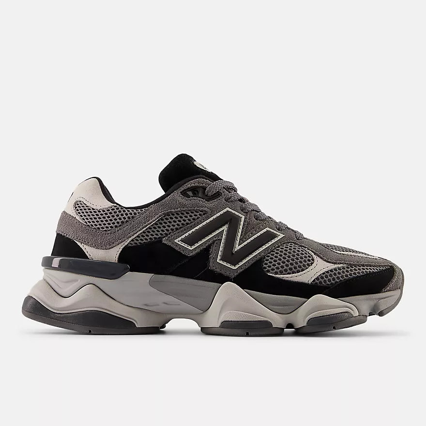 NB 9060 Black Castlerock V2