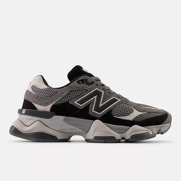 NB 9060 Black Castlerock V2